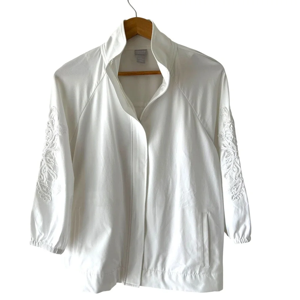 Chico's Zenergy White Embroidered Sleeve Zip Jacket Size 2 L 12/14 Athleisure